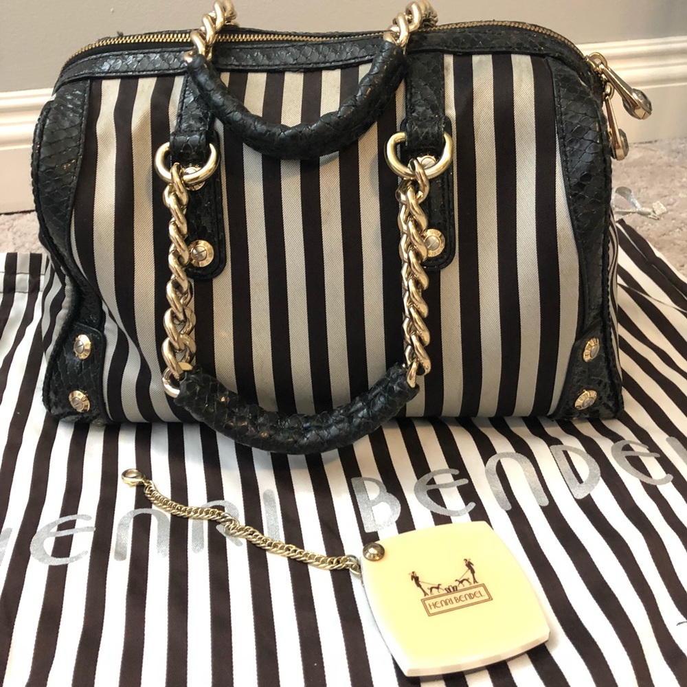 Authentic Henri Bendel bag! Plus hand sized mirror